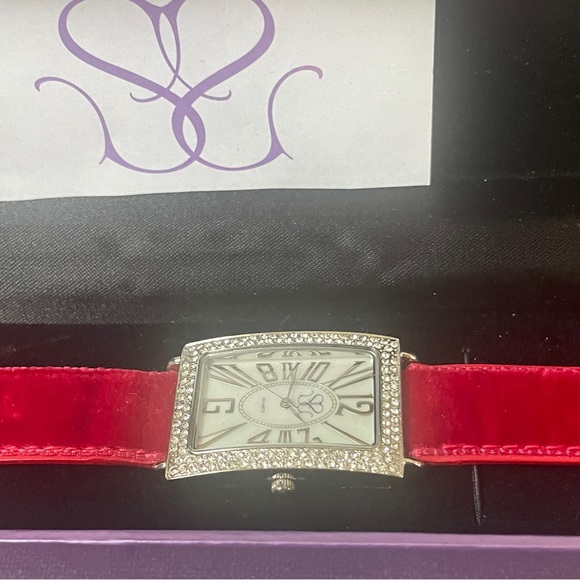 New Suzanne Somers collection wristwatch velvet band!! Runs well, Perfect gift - Picture 2 of 4